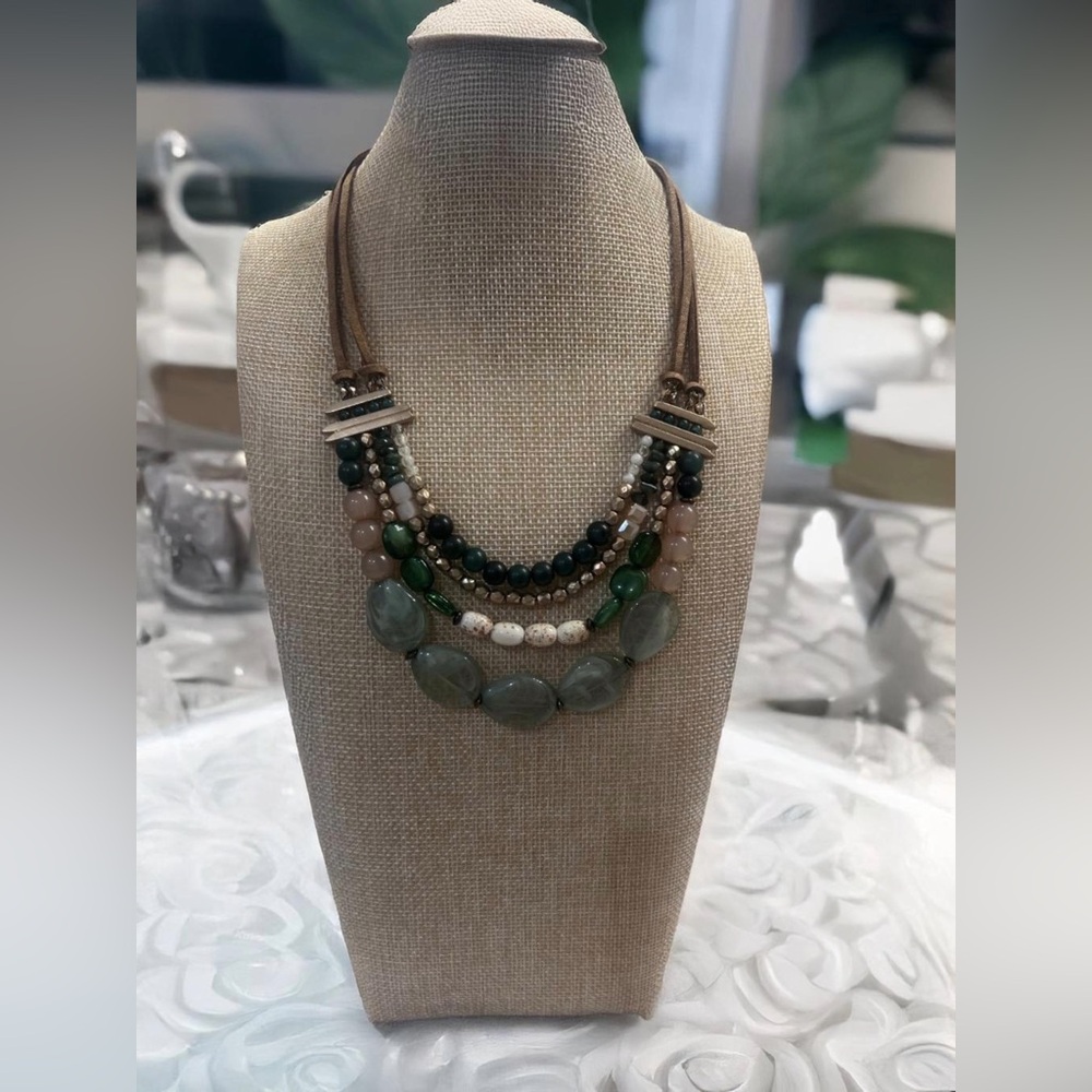 💎🔥🔥GORGEOUS Vintage Leather and Beaded Necklace 💎🔥🔥